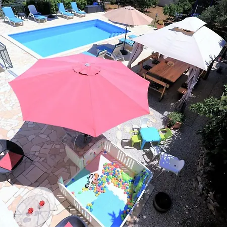 In Okrug Gornji Mit Schoenem Pool Und Meerblick By Interhome * Trogir