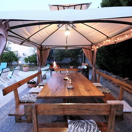 In Okrug Gornji Mit Schoenem Pool Und Meerblick By Interhome Holiday home Trogir