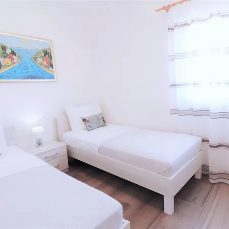 Holiday home In Okrug Gornji Mit Schoenem Pool Und Meerblick By Interhome Trogir