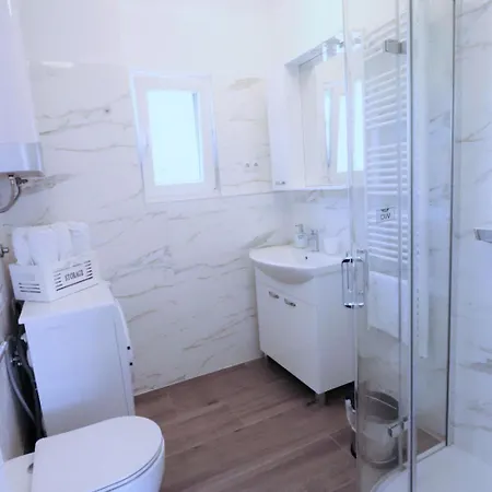 In Okrug Gornji Mit Schoenem Pool Und Meerblick By Interhome * Trogir