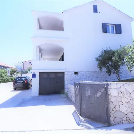 In Okrug Gornji Mit Schoenem Pool Und Meerblick By Interhome *